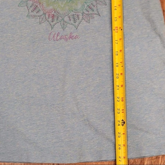 XL Women's Light Blue Alaska Graphic Tee - Picture 8 of 10